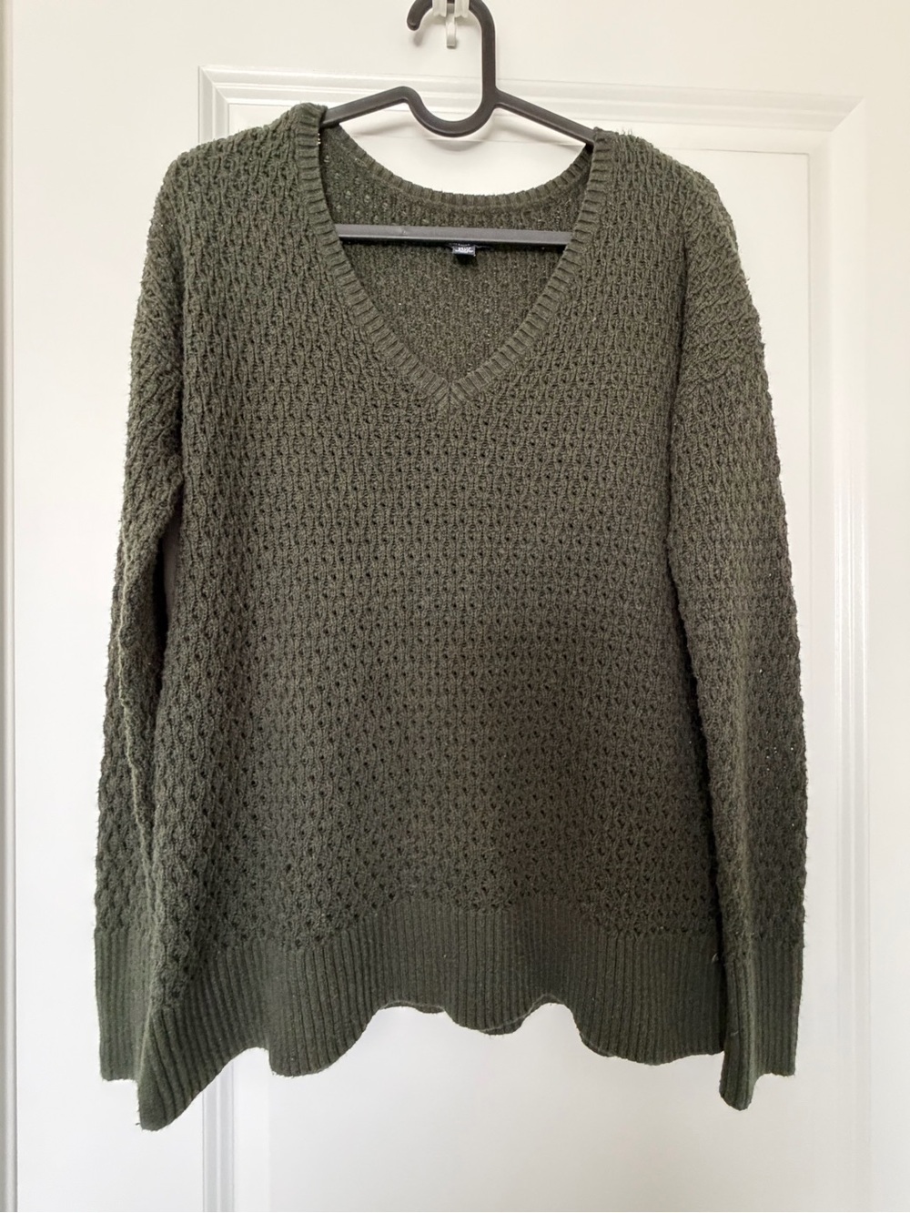 American Eagle Outfitters Olive Open Knit V-Neck Sweater XS